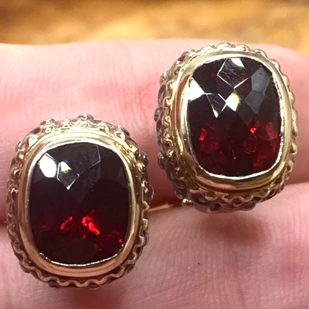 GORGEOUS ALWAND VAHAN STERLING SILVER 14 K GOLD HIGH QUALITY GARNETS EARRINGS